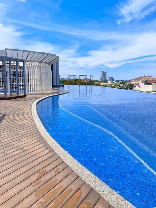 Netflix 2 Bedroom Troika Kota Bharu Homestay 1812 Luaran gambar