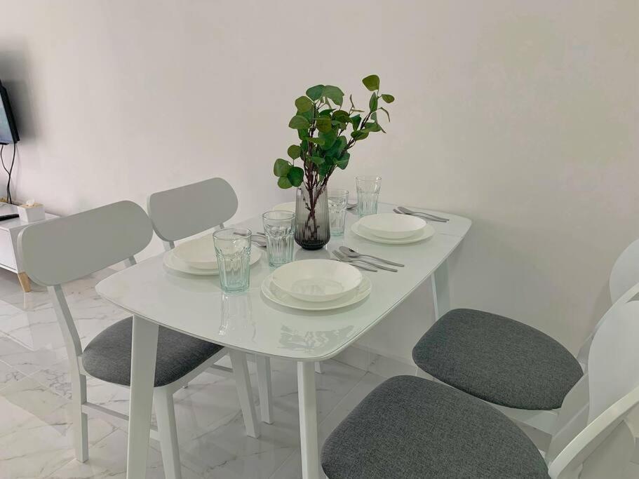 Netflix 2 Bedroom Troika Kota Bharu Homestay 1812 Luaran gambar