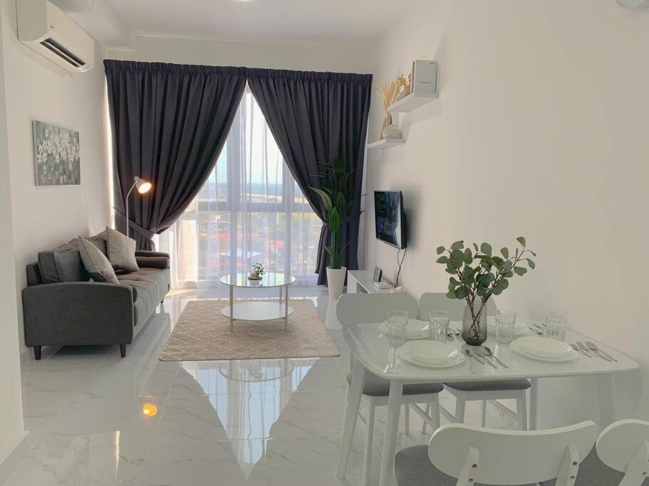 Netflix 2 Bedroom Troika Kota Bharu Homestay 1812 Luaran gambar